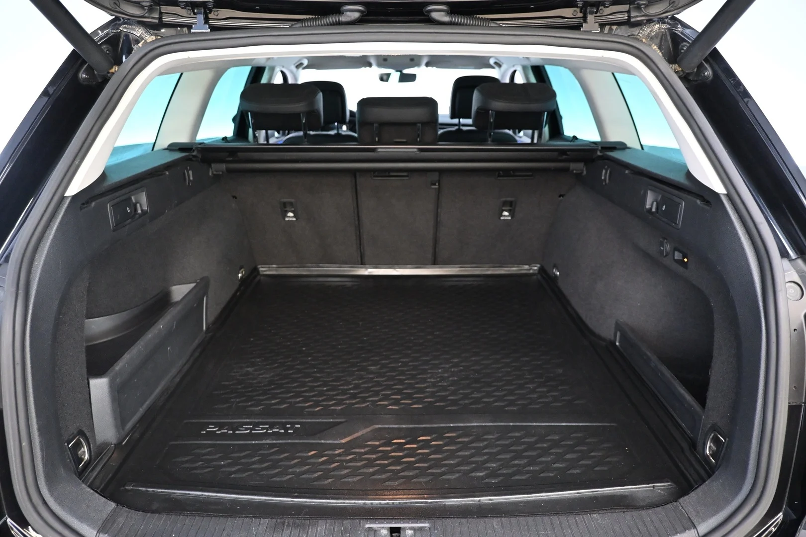 Car Image - elLwDNQamEGFWseukfODH