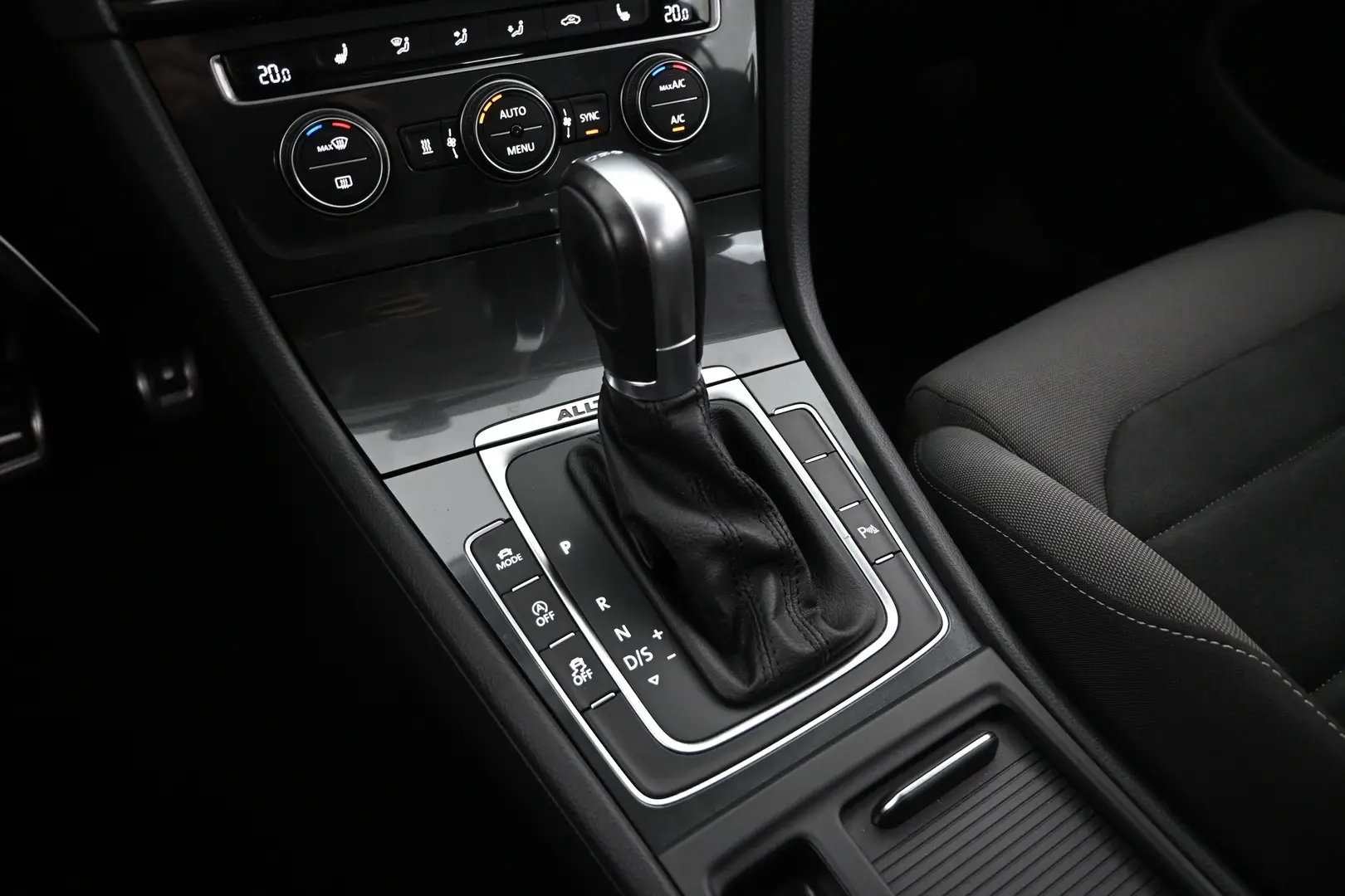 Car Image - 25F1wcQERt45FVvintyCaU