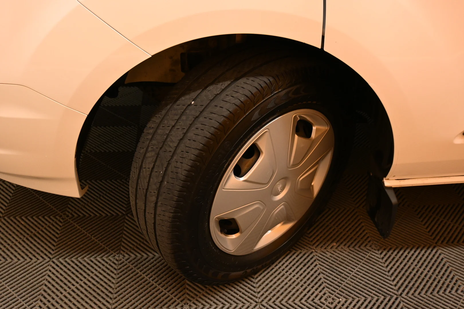Car Image - HZGZKLBBYF9hSfDNgPRRO