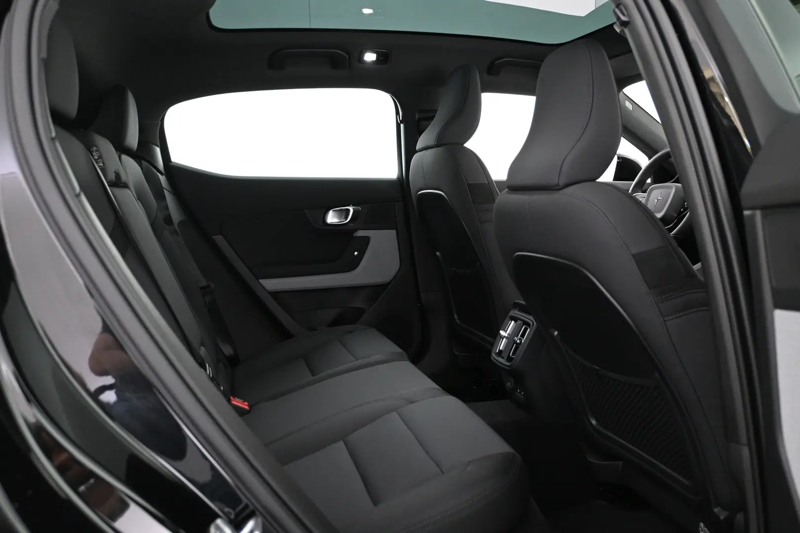 Car Image - 1aJ5UANVnX1uNafFYg8Muz