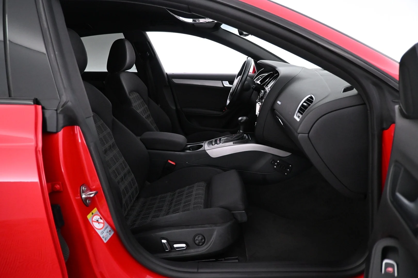 Car Image - 5AzrvnP3KYQC8KzkYdACuT