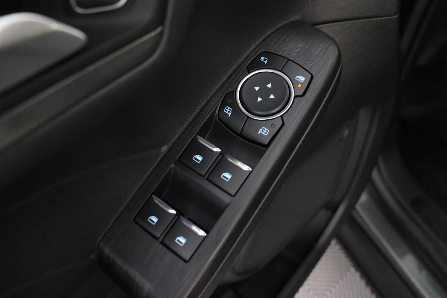 Car Image - lC1zo1oHYmuSF6GqUPZlK