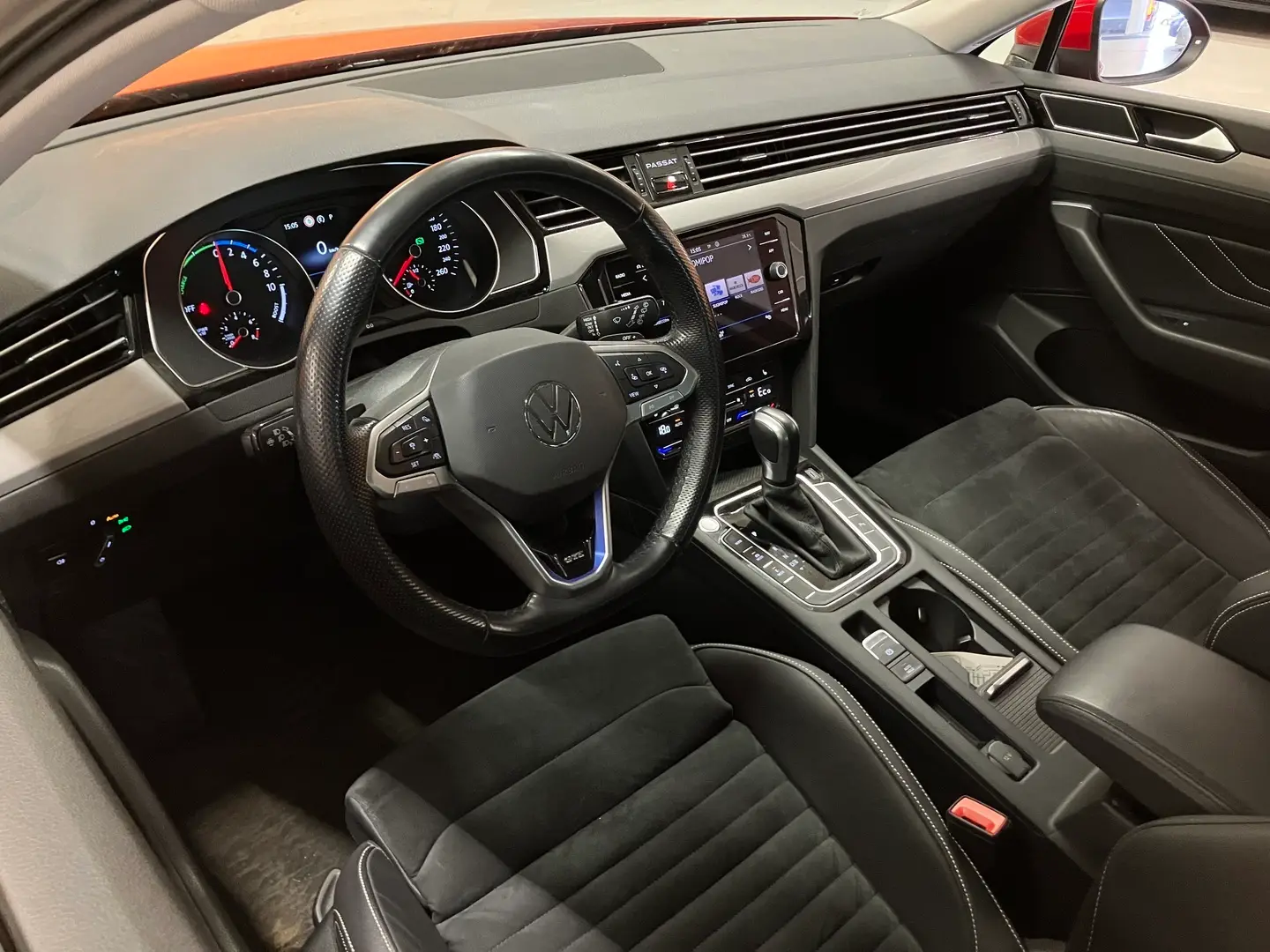 Car Image - Vt1z6hlokY5ikc3rR2uje