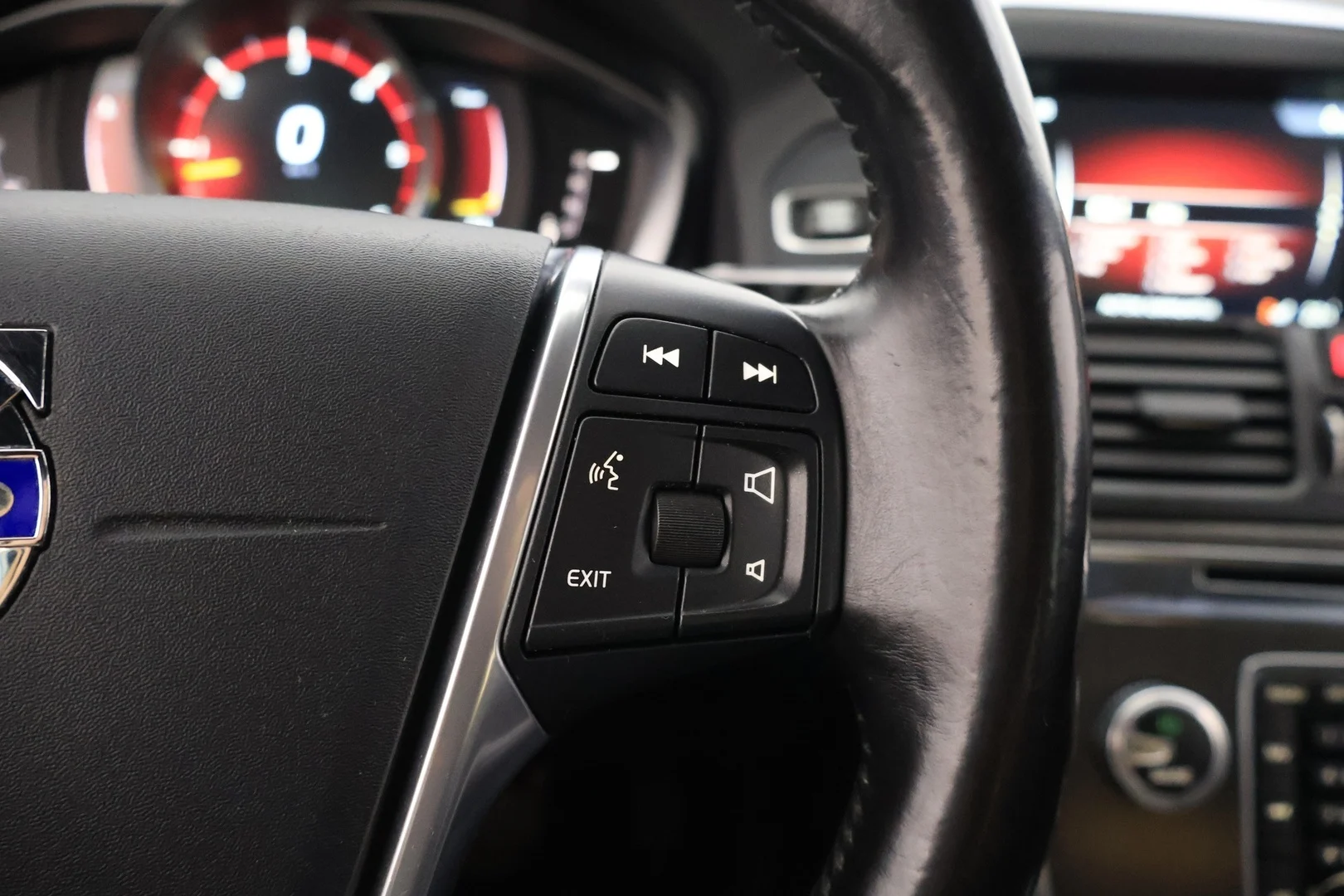Car Image - 10W89BqtXUUiKPatsjgdCp