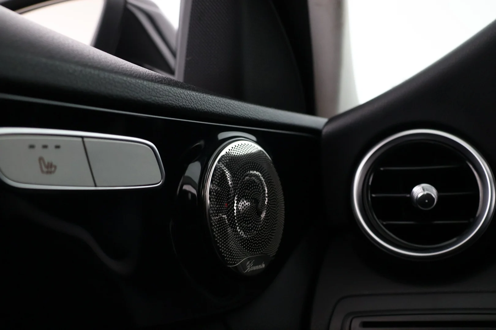 Car Image - 7pFAVCjzOAs8F6MB7gEWs0