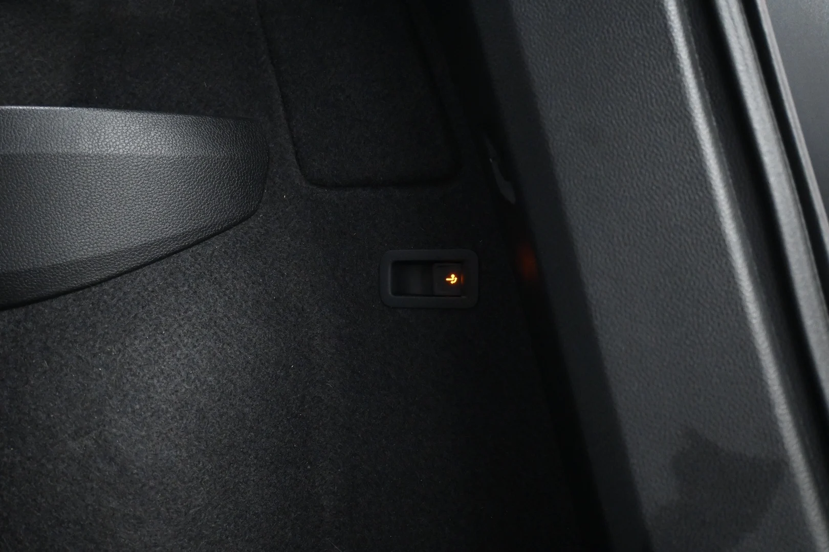 Car Image - 6mg8hPPqB5BCmJrFR42TpT