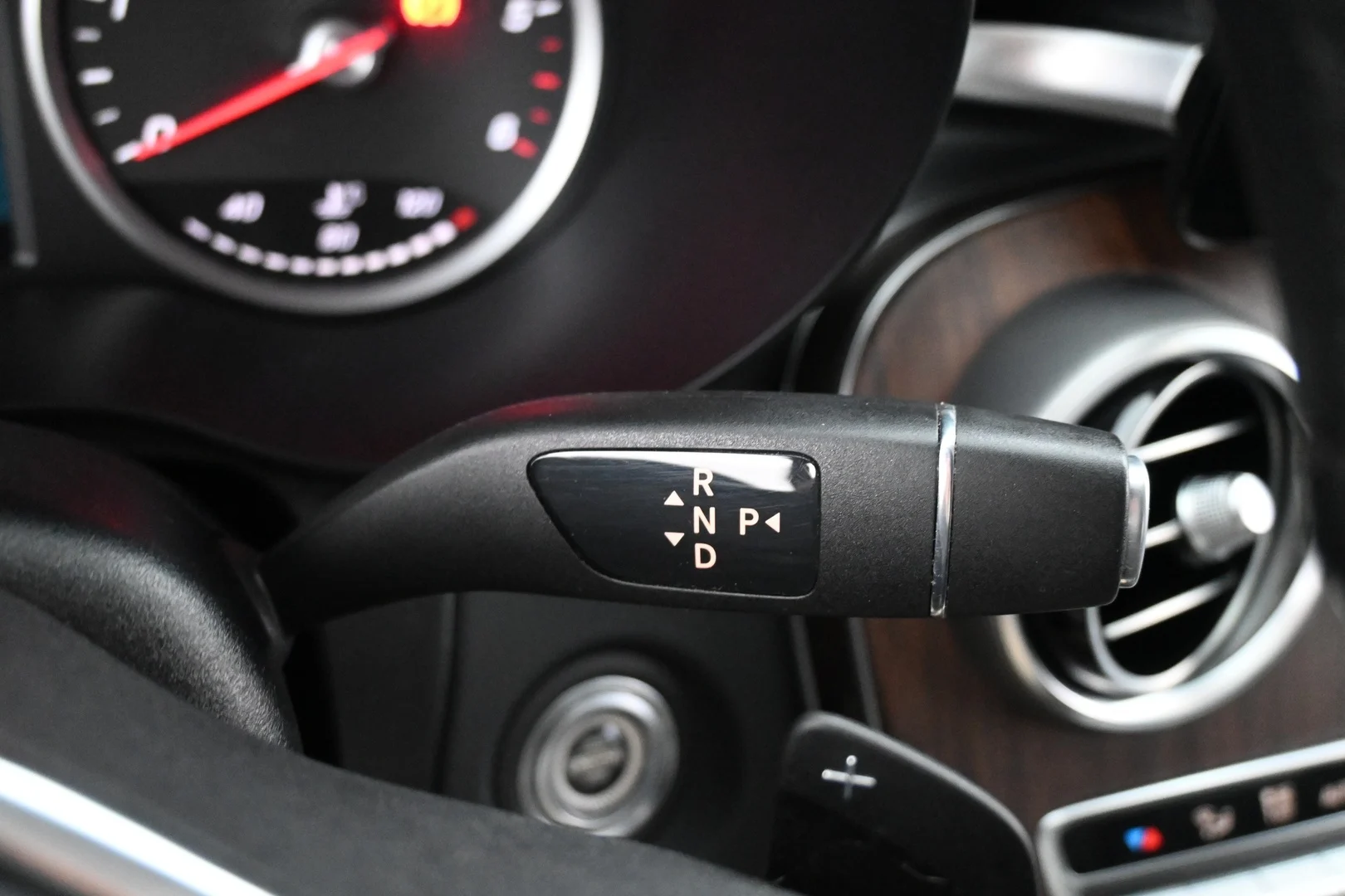 Car Image - 6dVAVa2QdXAyjtUO5Q7m2l
