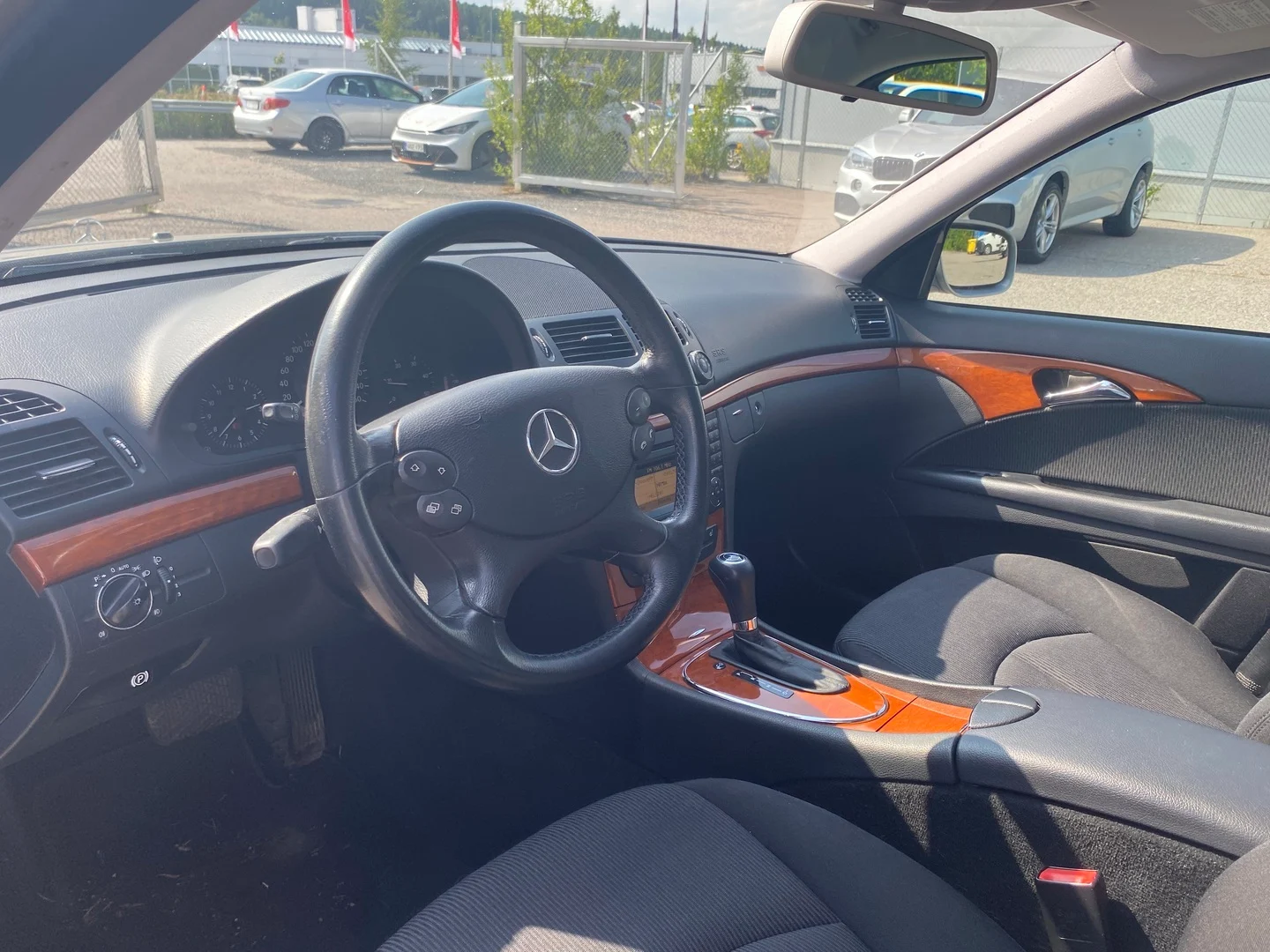 Car Image - NpEskrZLgz98jsQiqu9lS