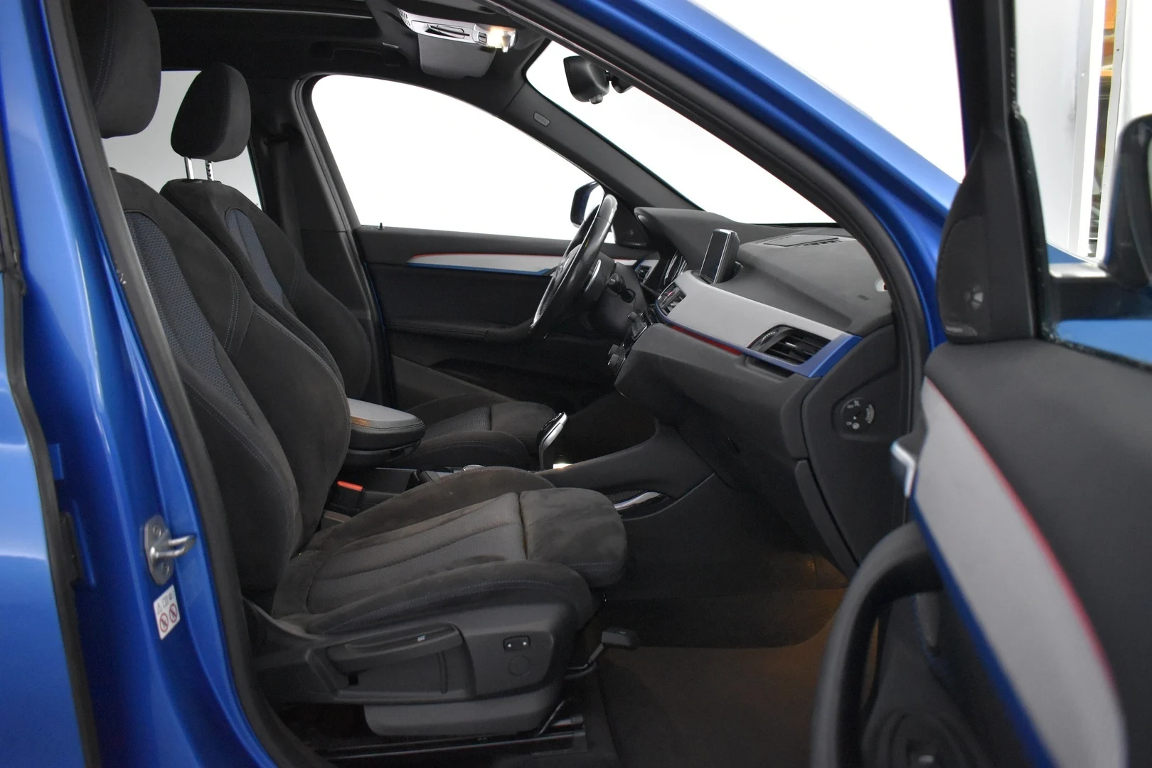 Car Image - 1x1AG3TxLNEnjLxMxMH1fR