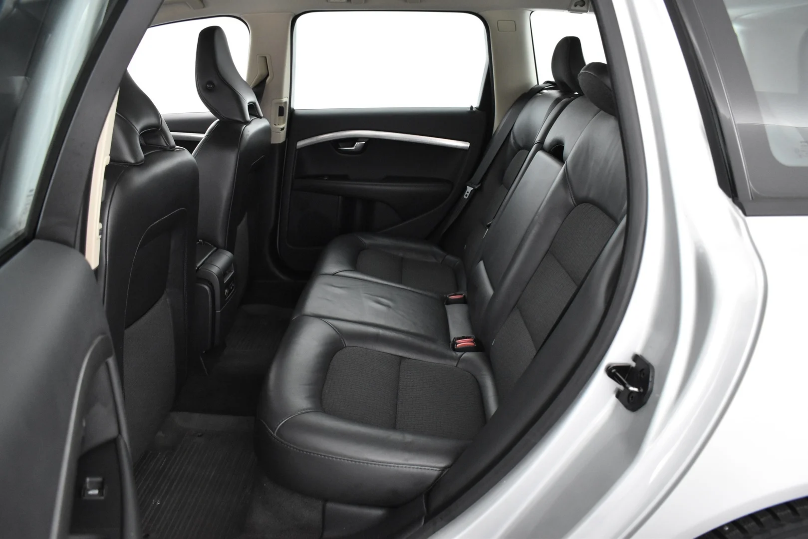 Car Image - 4GWGpFRuvNV7sKSjqUWVzh