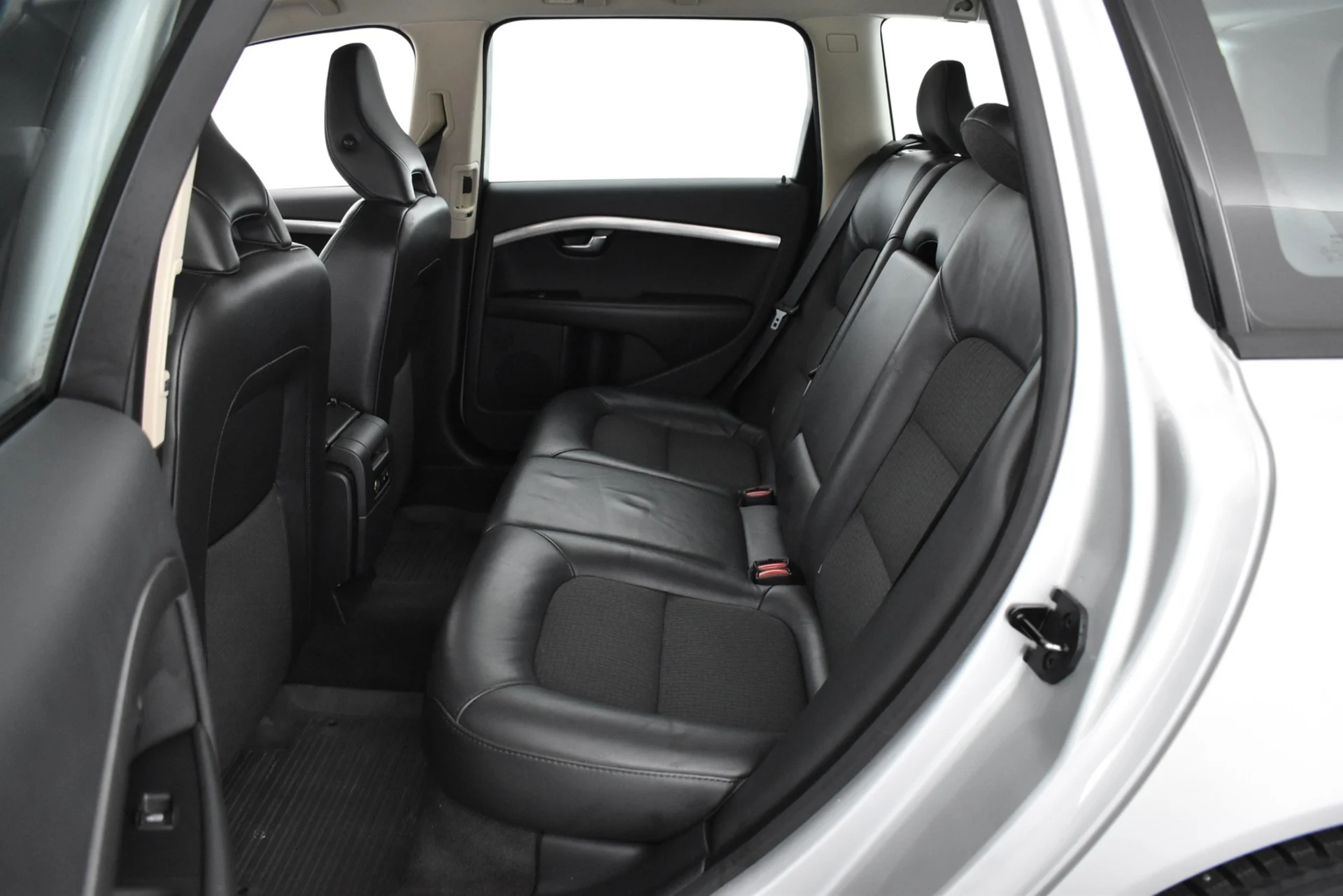 Car Image - 4GWGpFRuvNV7sKSjqUWVzh