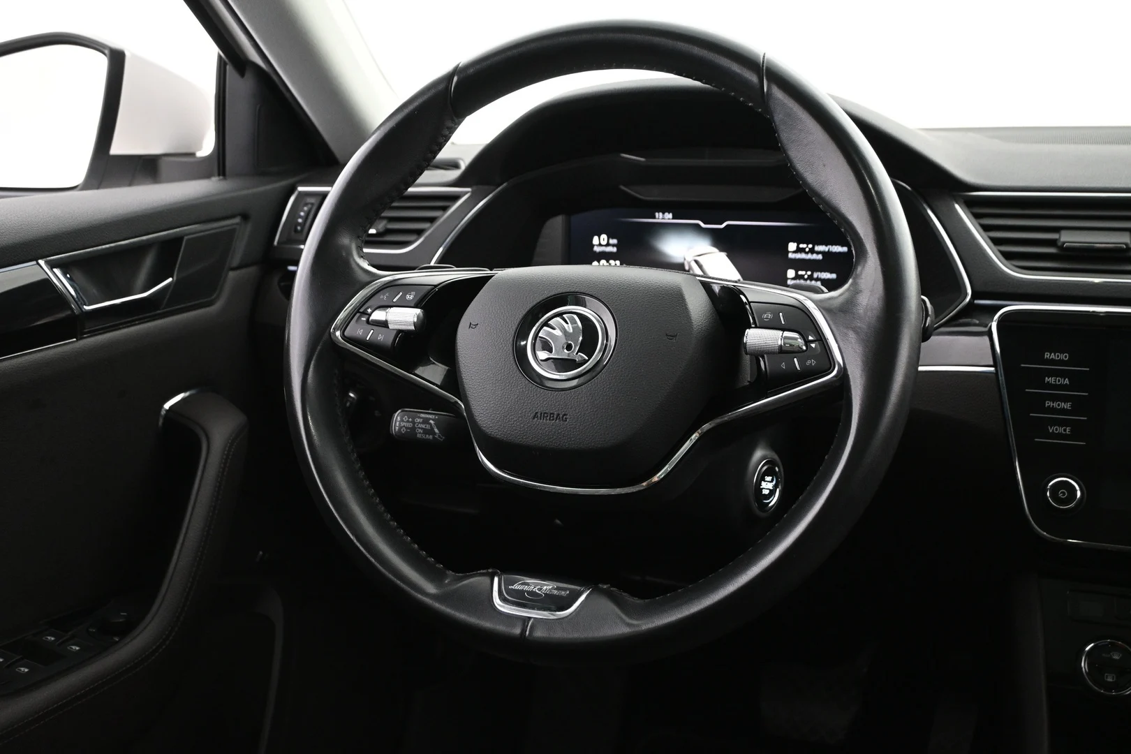 Car Image - 3H7KBtJ1PhV3YfQ1iLJQZu