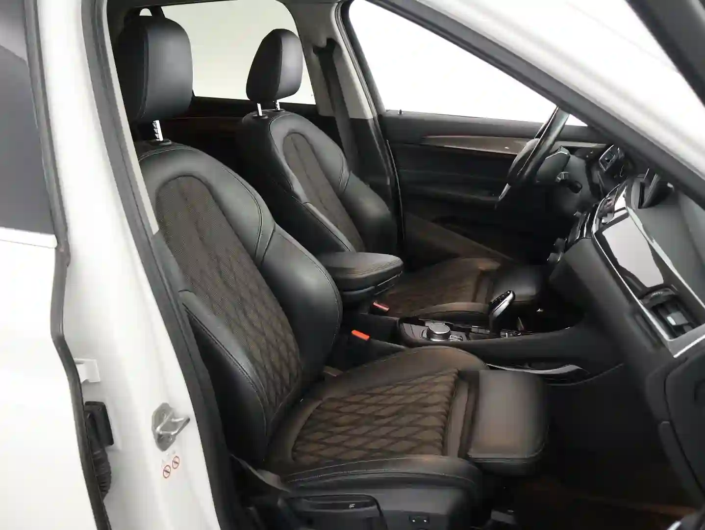 Car Image - 8BNCRGHN2PxN4Dv6hdwSC