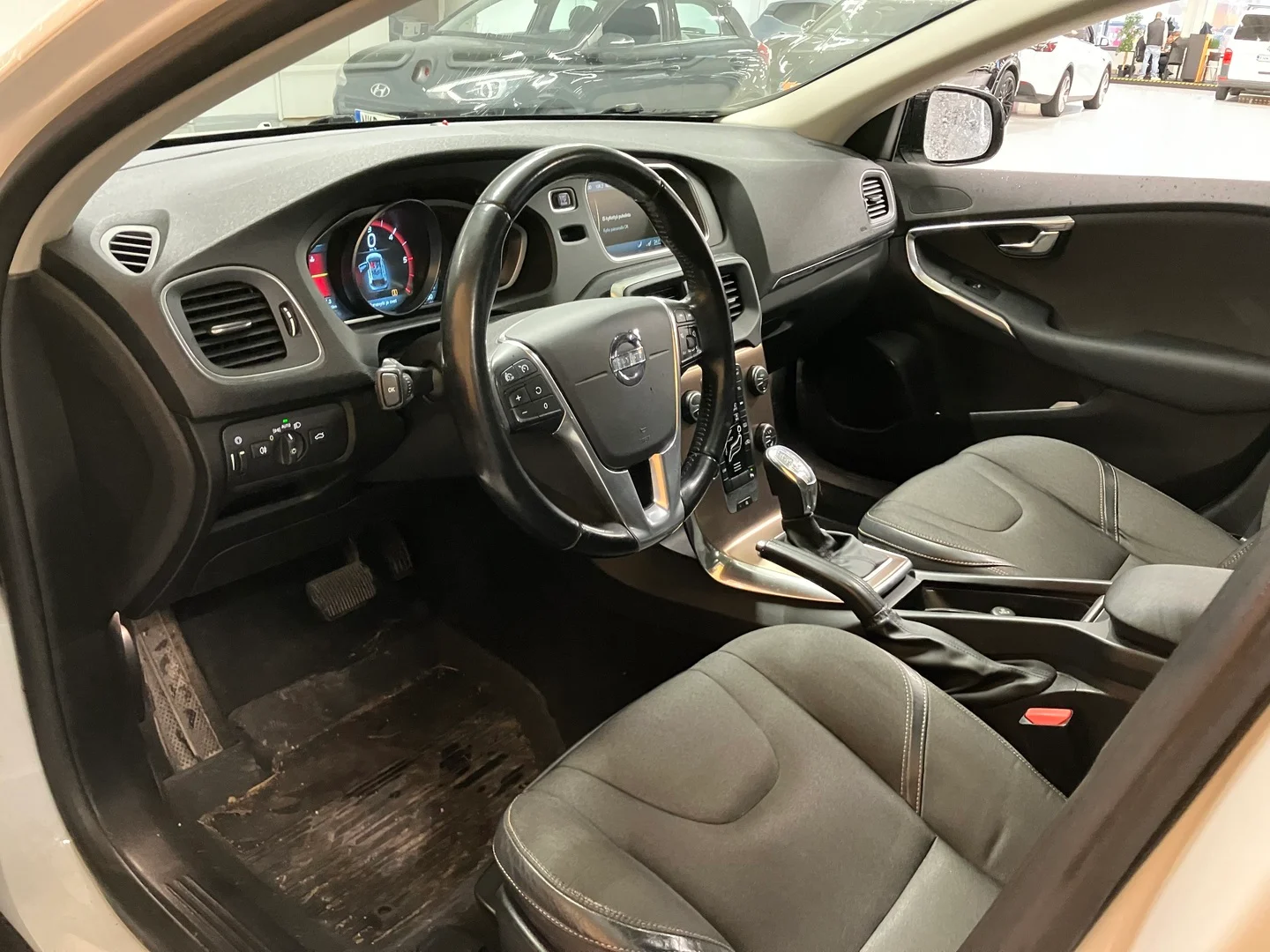 Car Image - 35iVxCYRFjVU5bzLgEzLsR