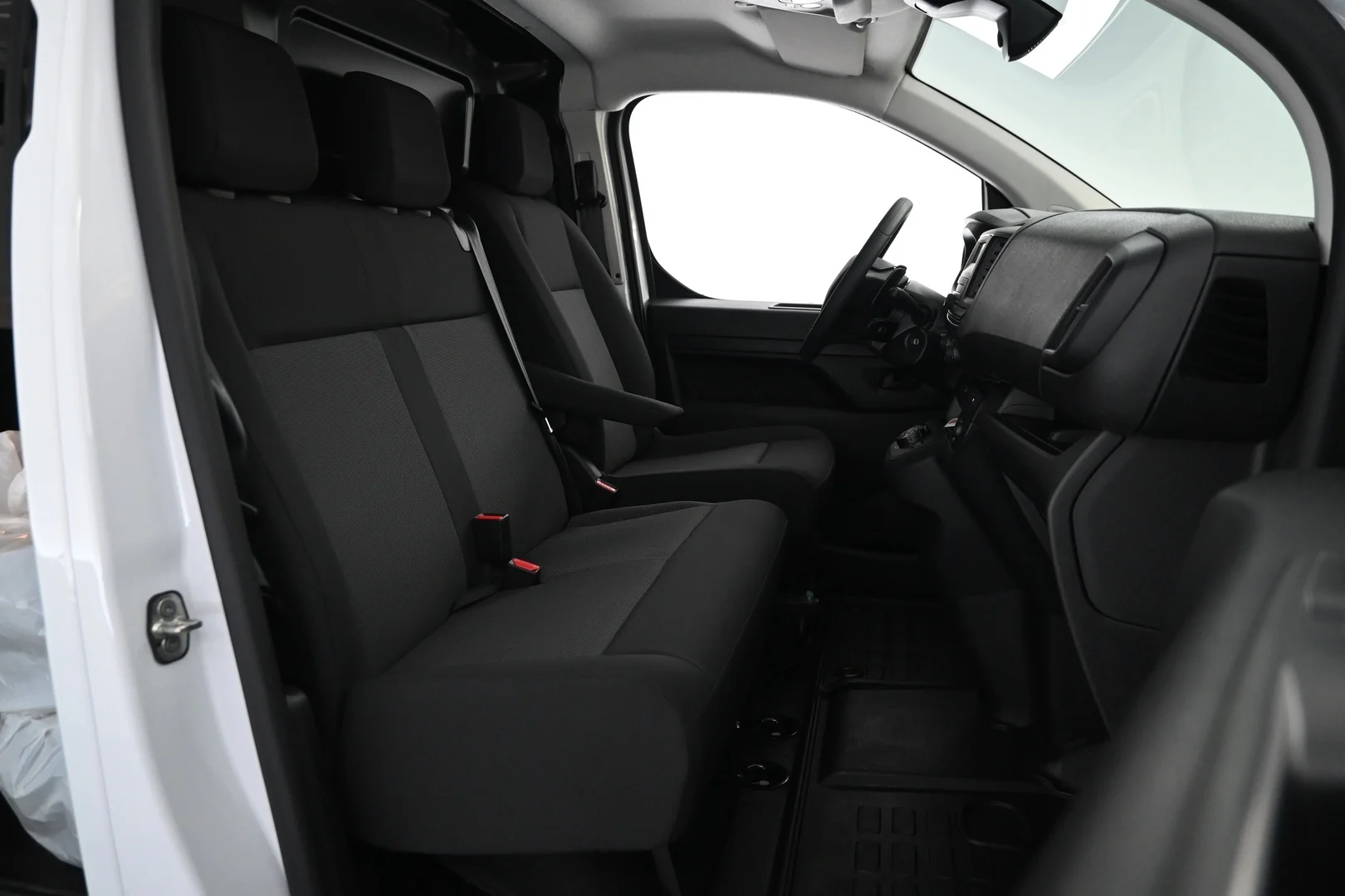 Car Image - cPWuGG2kYRXDJAqzdHsfv