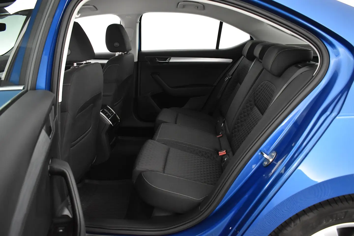 Car Image - FAcisVqUUta3EkMVpNmS4