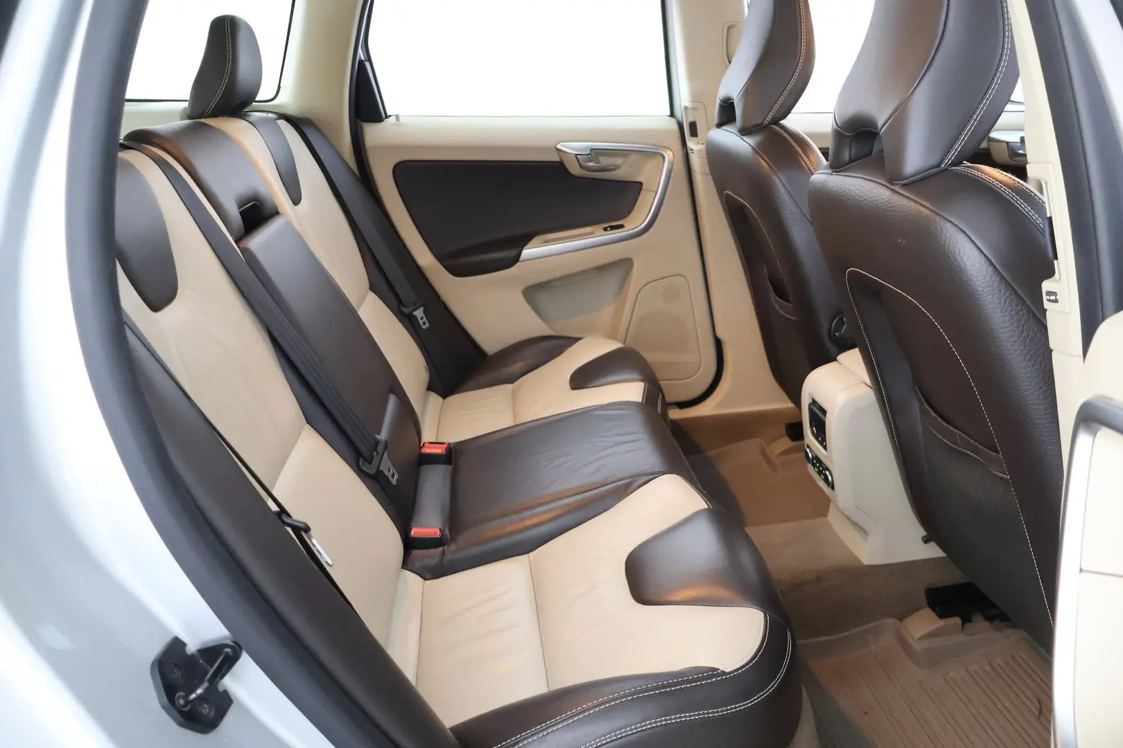Car Image - r1PDQKfz4OVzQGIuL20iA