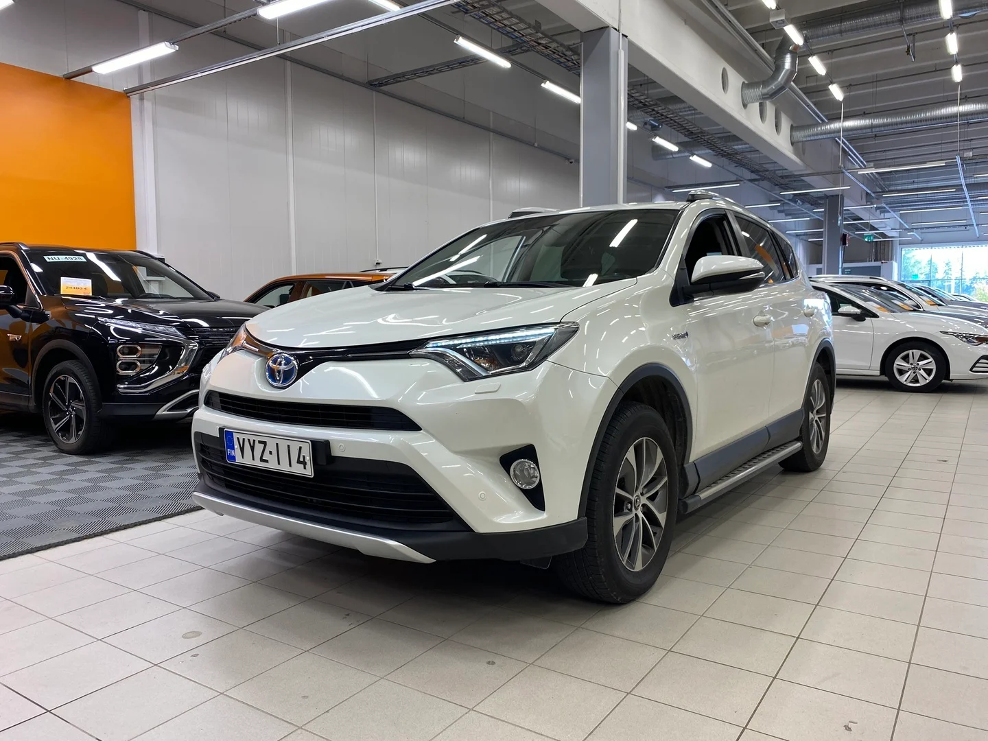 Car Image - 2hlVrqrNMr1F7izr38PekU
