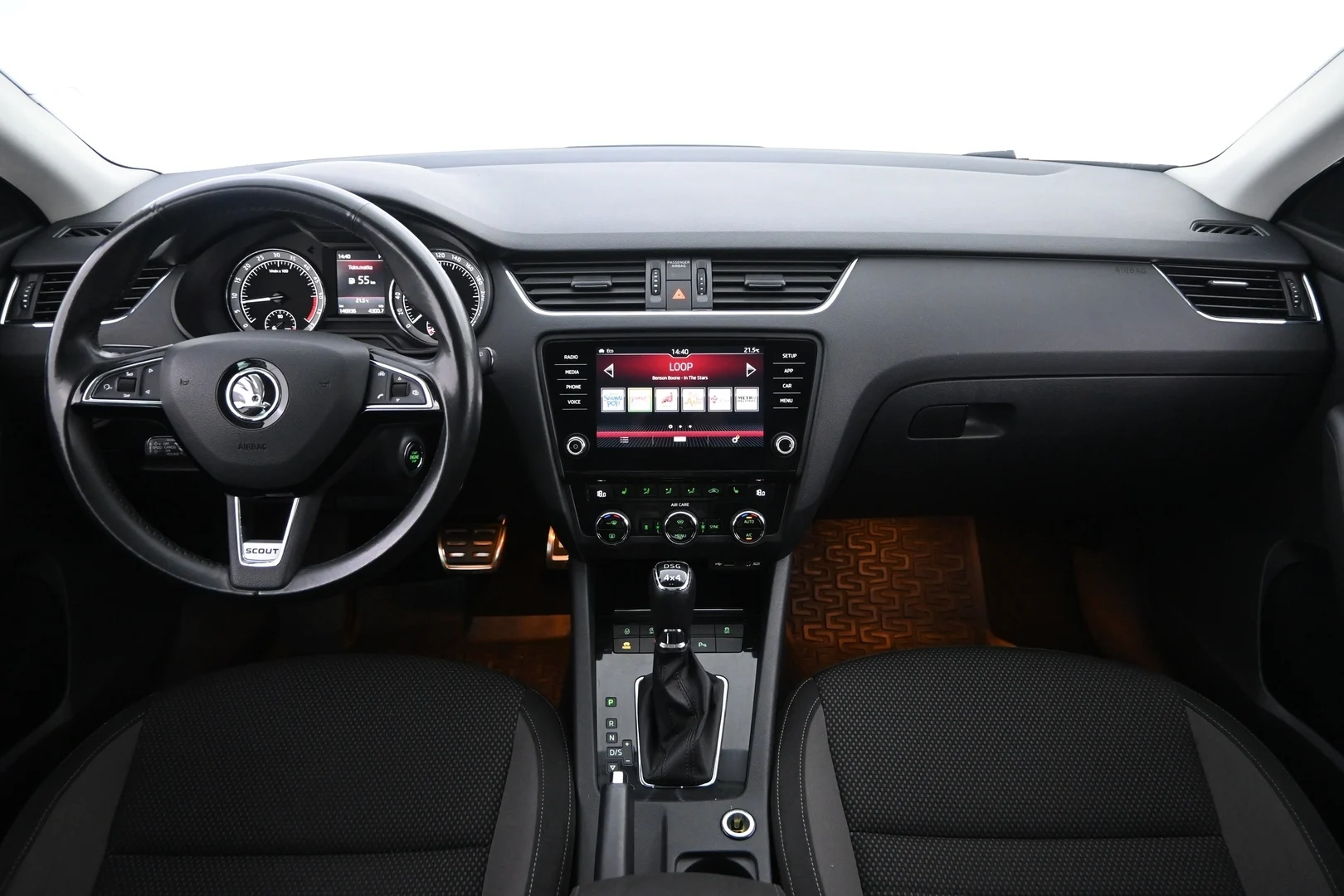 Car Image - 2EAXY62BmJhih89aCnbWM8