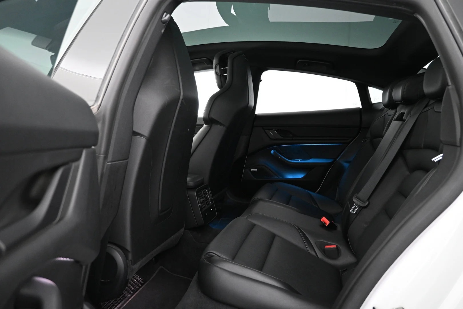 Car Image - 4reBFYPllrETXVa8yF8yYy