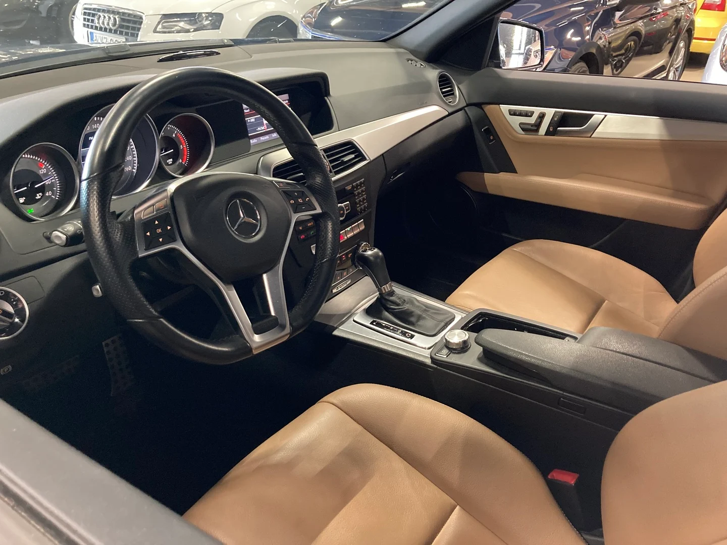 Car Image - 3Rk6w1jCL1rOgVKLSQXgJF