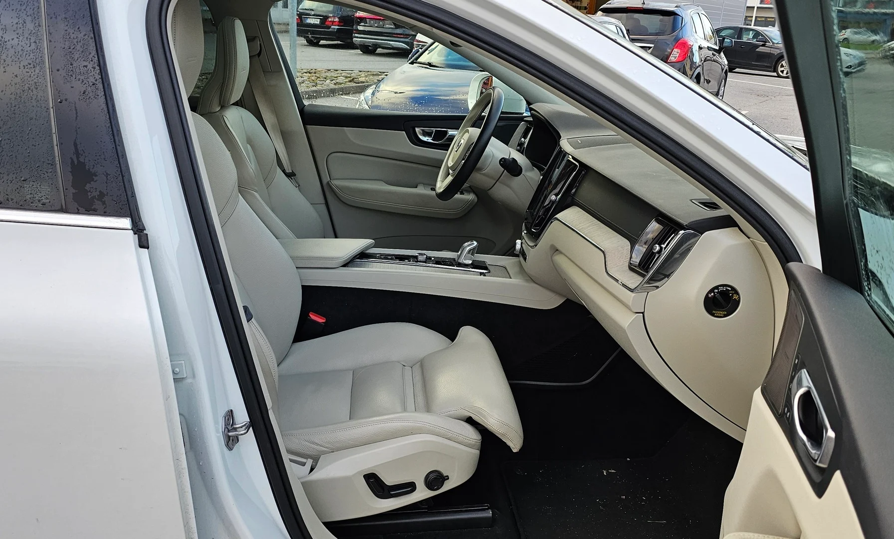 Car Image - 6IZSjjX0oA9OgaMk56g7kd