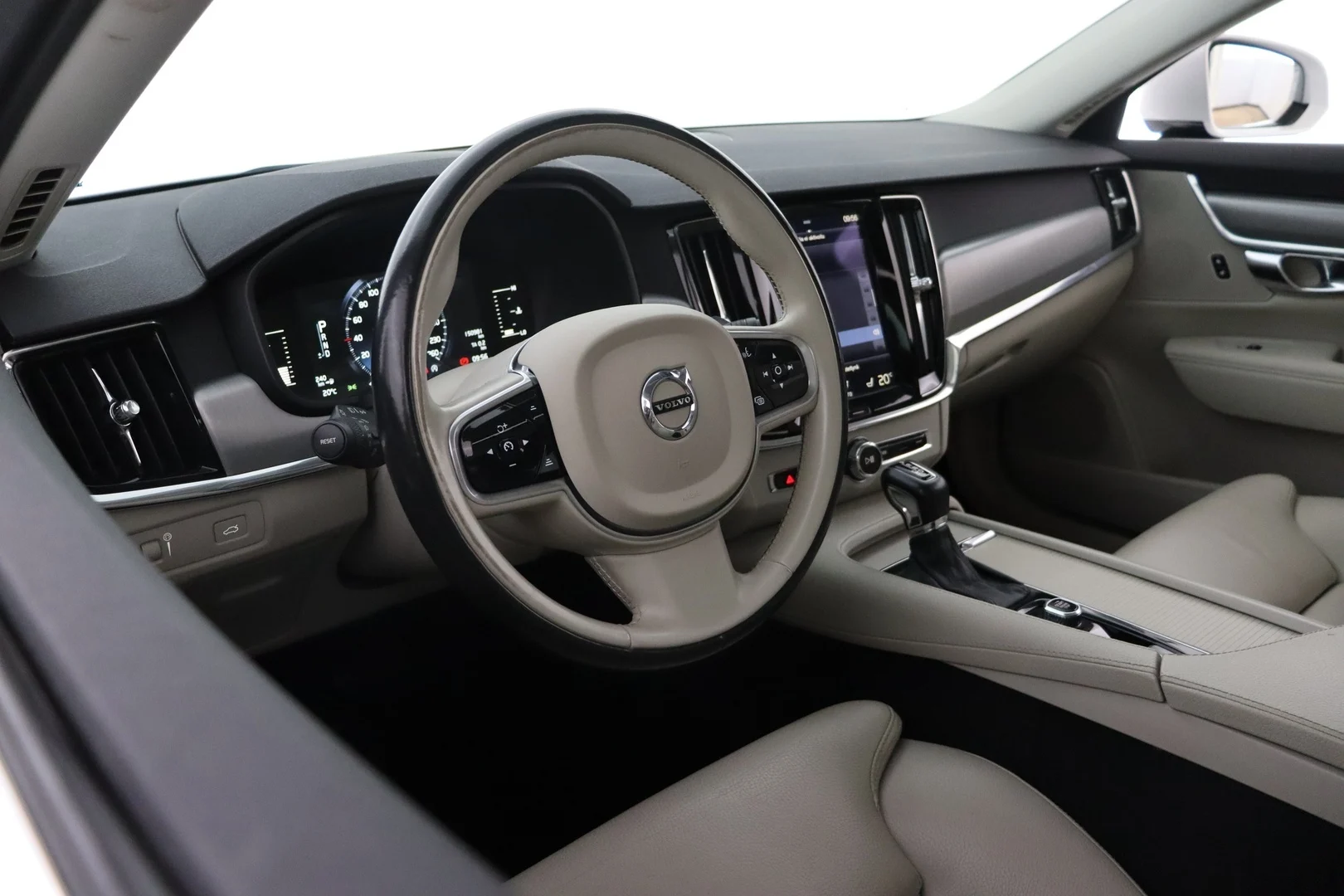 Car Image - 6gSsmm9arFB3htwCJno3wi
