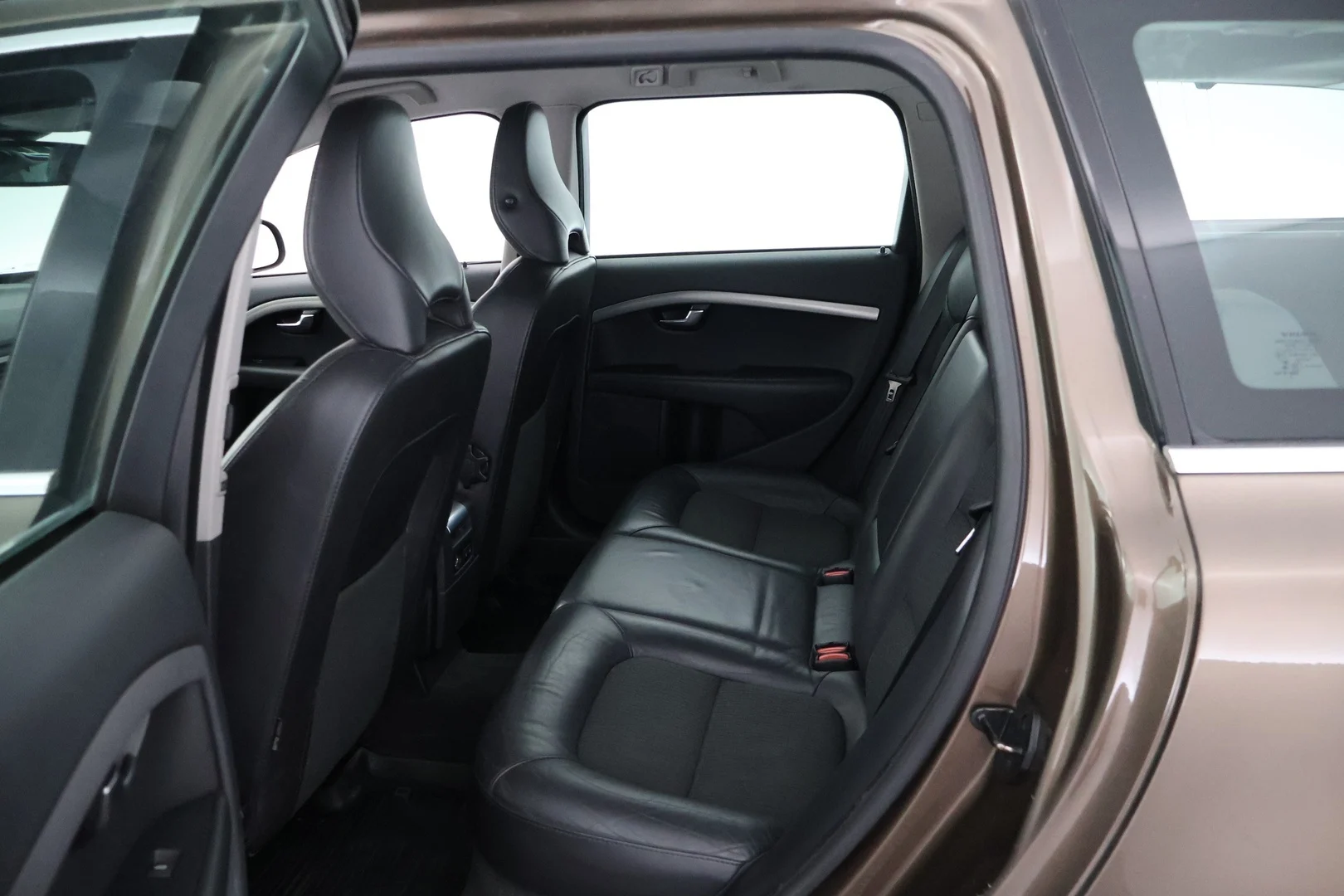 Car Image - 3PwO9ughuMdR1iicjuxD4q