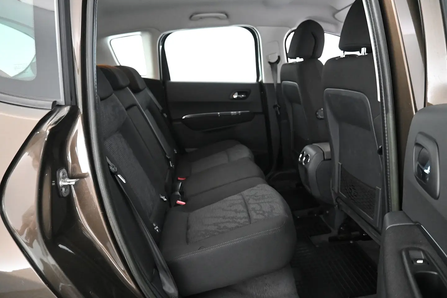 Car Image - 2hOf7BvHrqgQ8fqycjZKNK