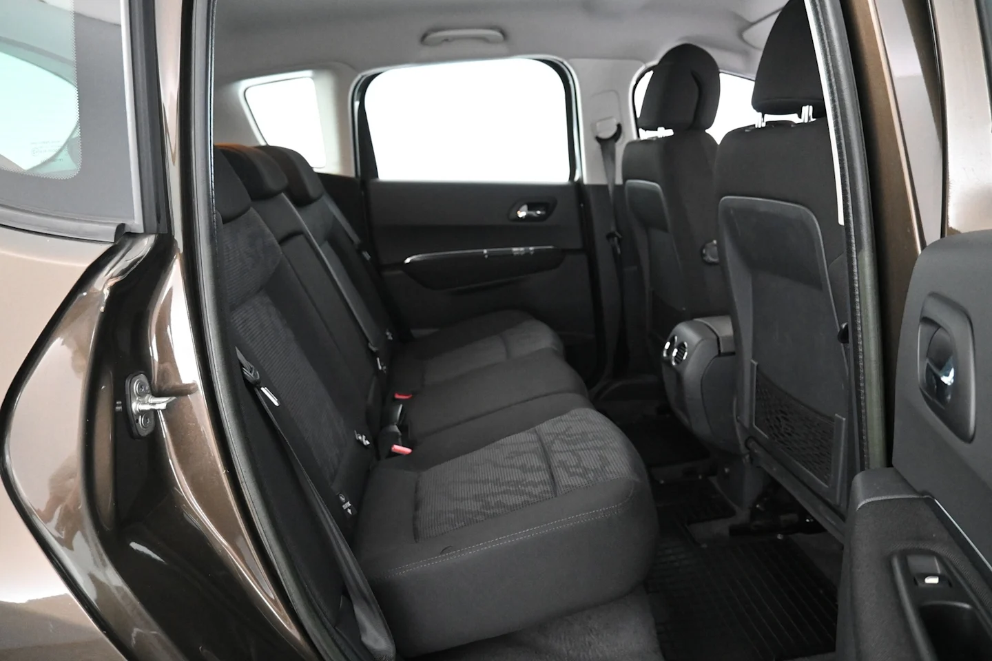 Car Image - 2hOf7BvHrqgQ8fqycjZKNK