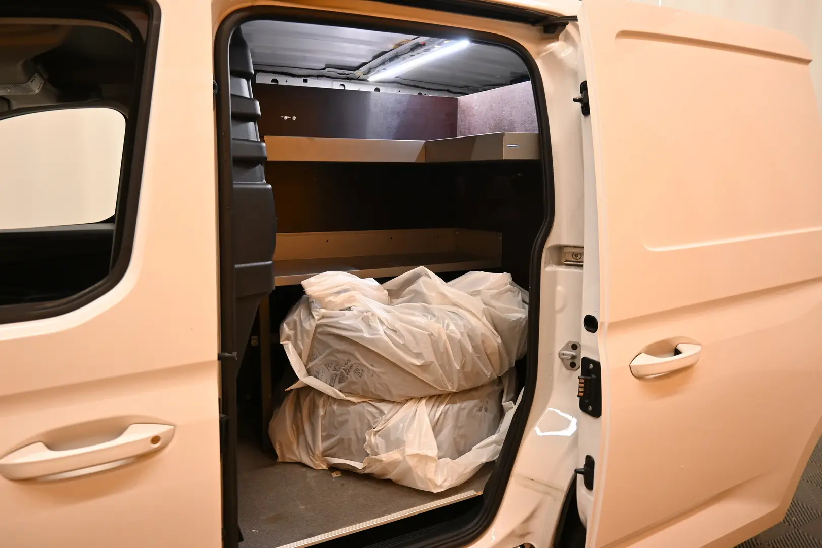 Car Image - 7CgY482yh2fPJ8hscbybbi
