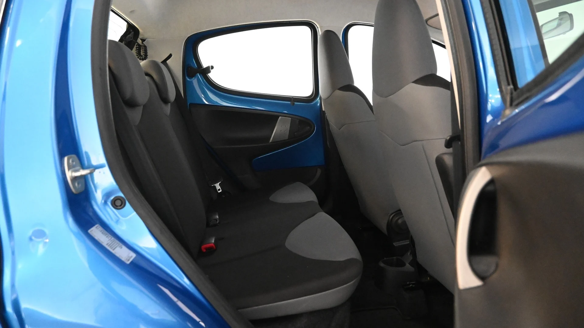 Car Image - 3Os20VIJgbL0ULsdQOJFaD