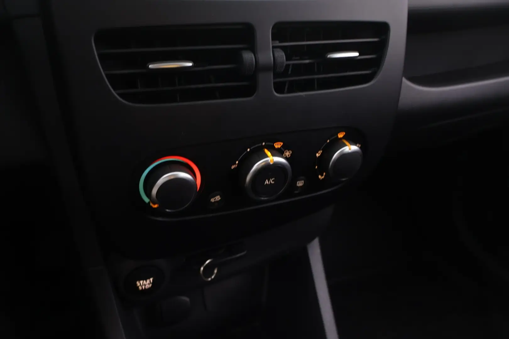Car Image - 5zkJKFtb7jVkvrlKqUq34p