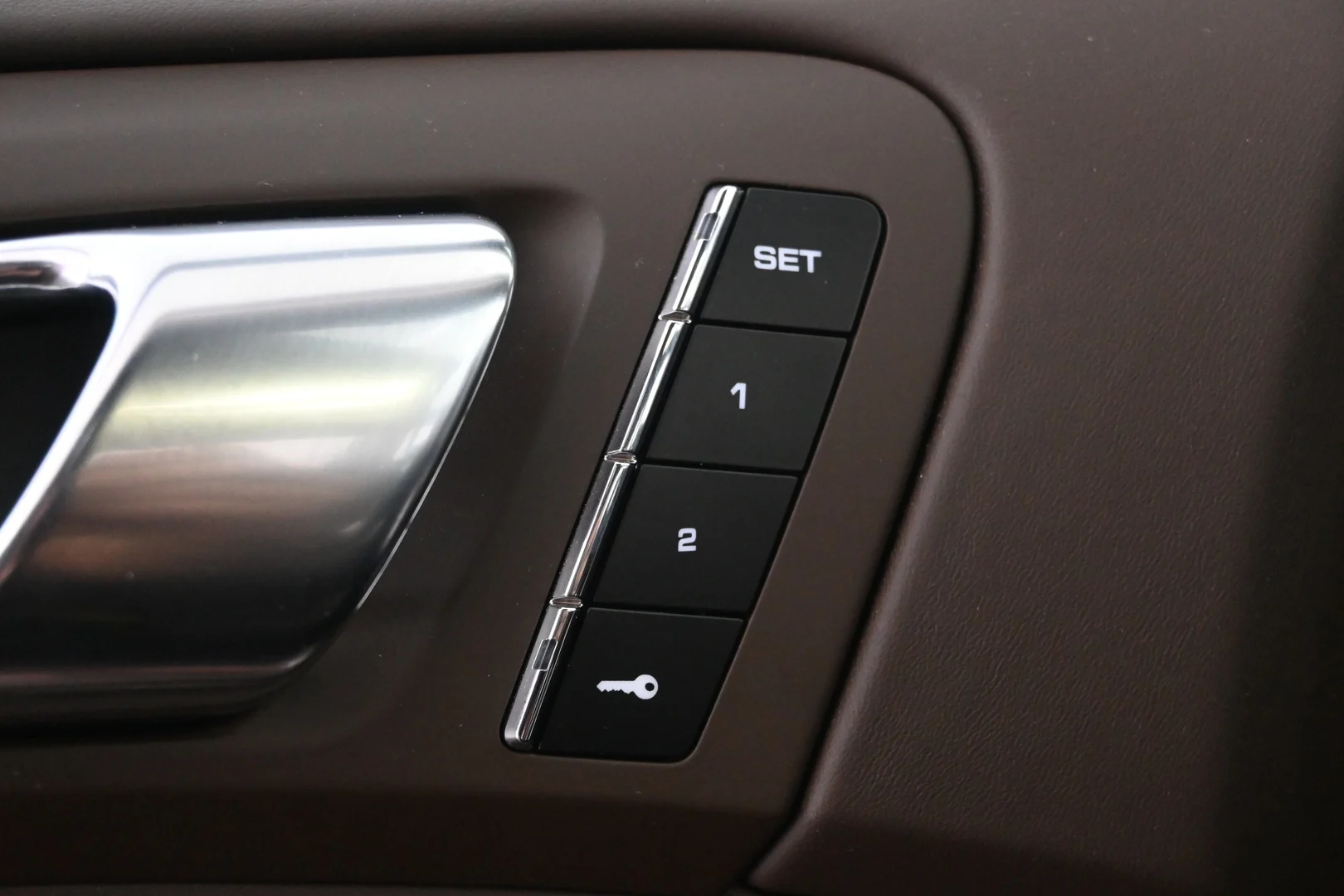 Car Image - 2fYqQgAlg2uUAc0te4F2Sx