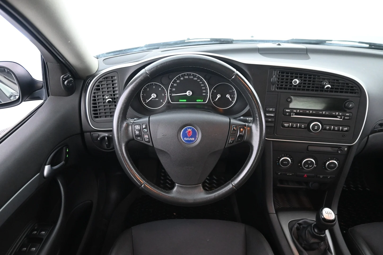 Car Image - 12YrewZshbvaVWq8PrOvyt