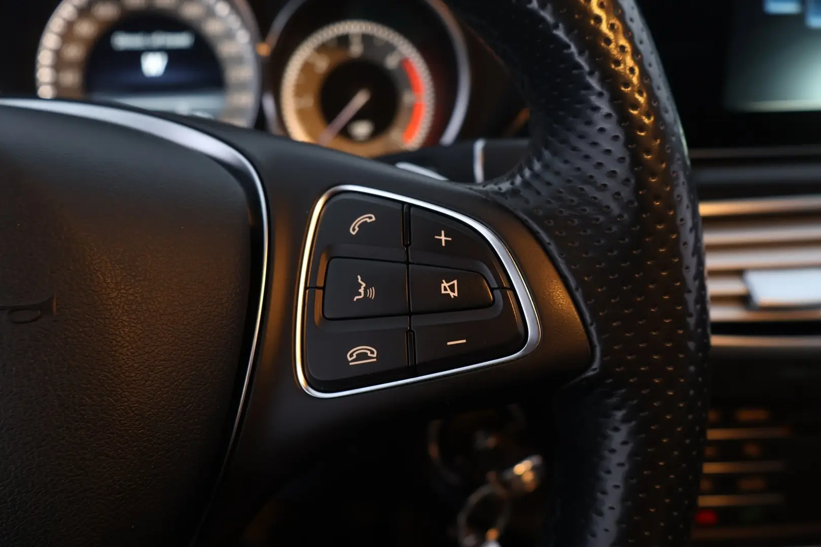 Car Image - V2MYIHOOAkNctLXNENt1L