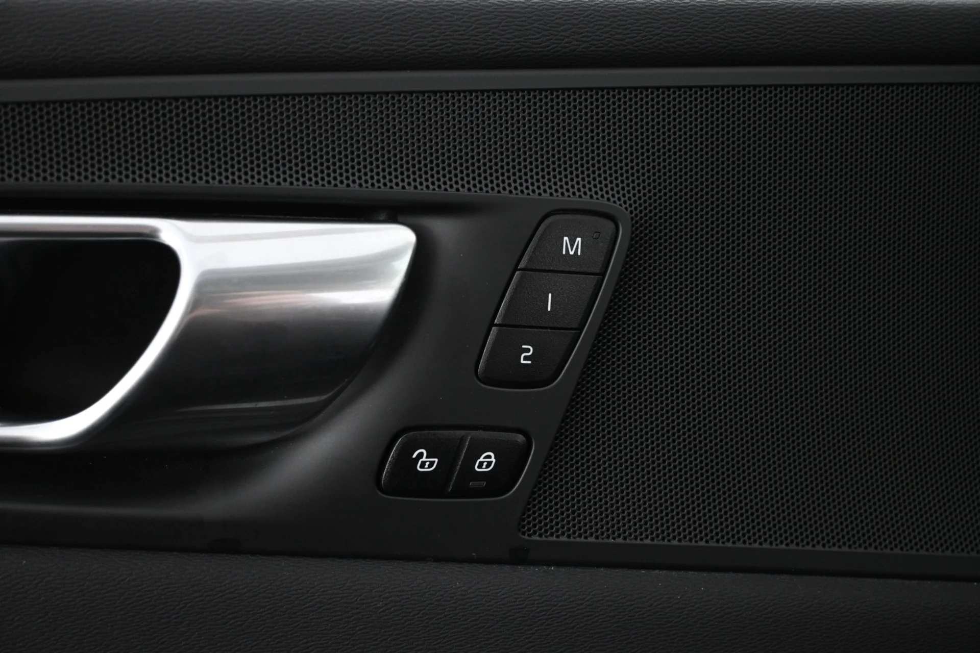 Car Image - 1D32nQ0jdGjSHnH6Hv4Arr