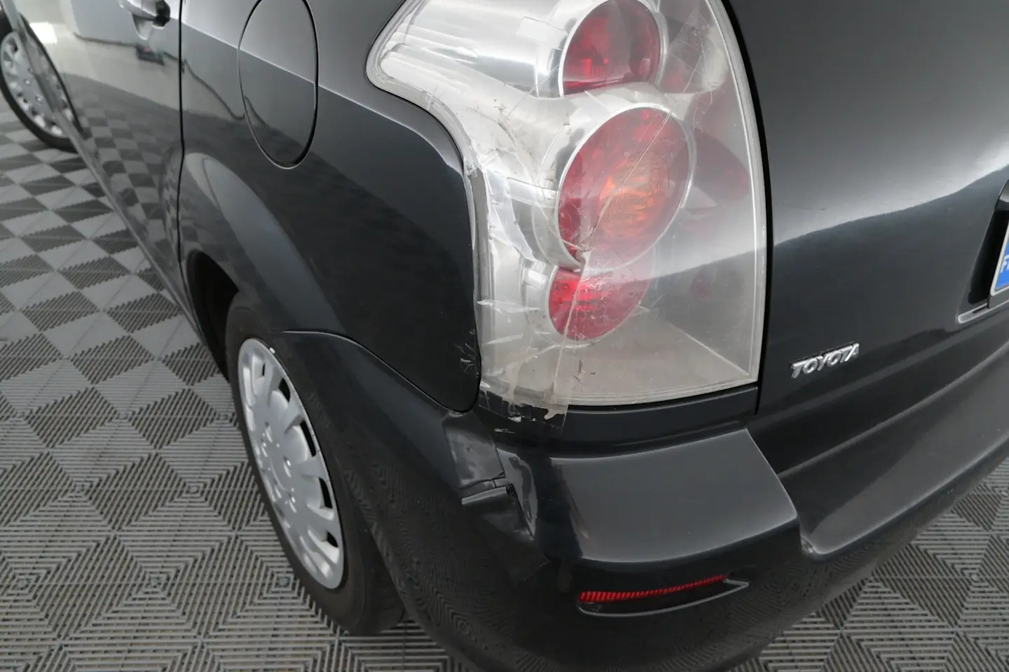 Car Image - 3eN5zLNMneXeRv0qK3Ois