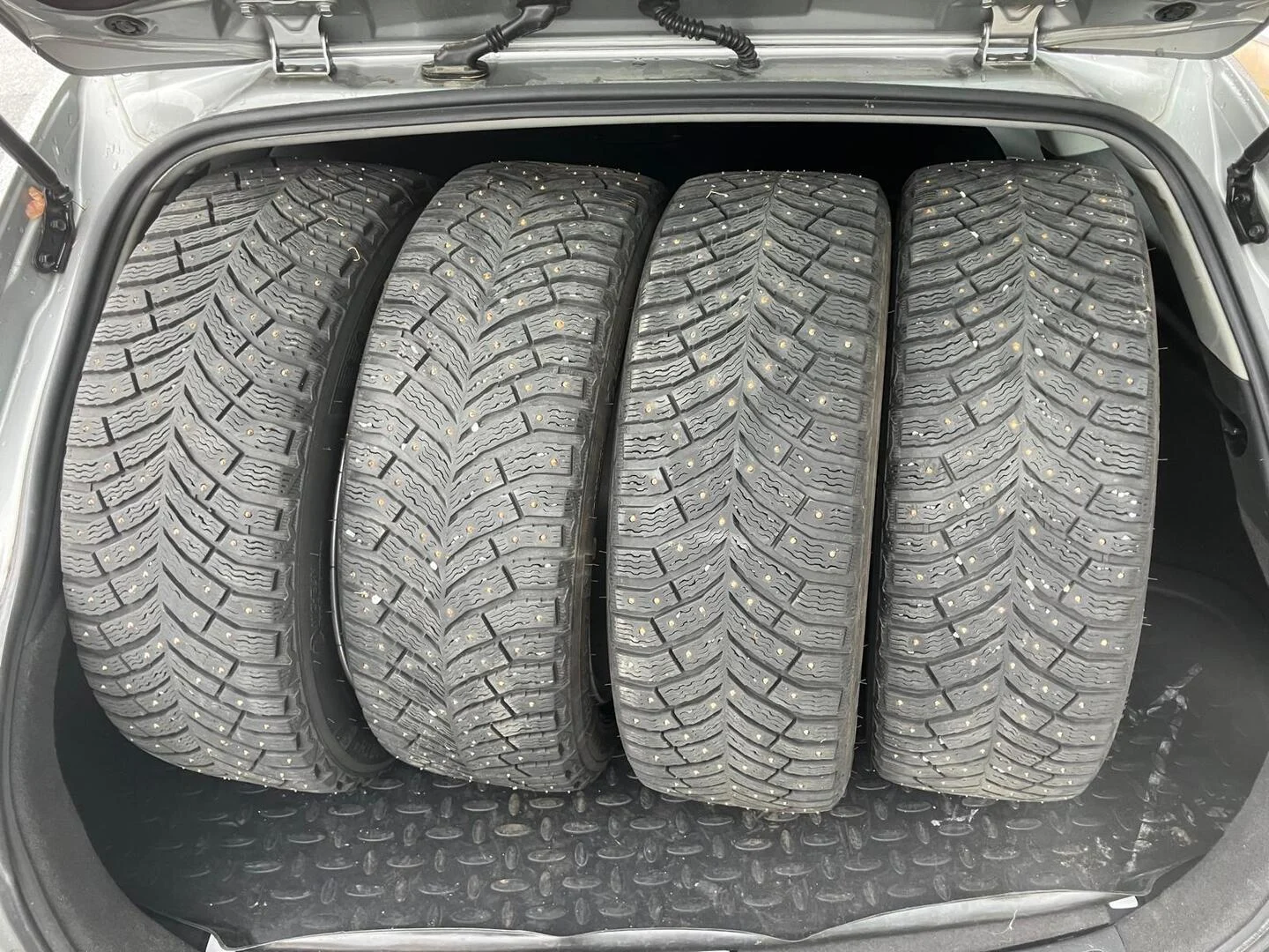 Car Image - 5tHHB8S2fmcveSpgXl3N92
