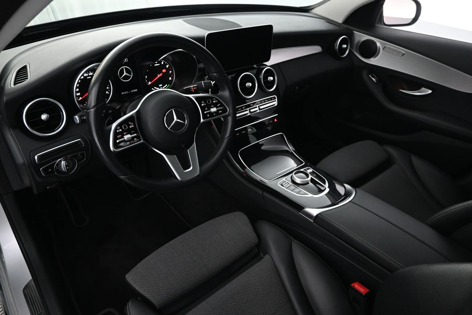 Car Image - 6L2UfYkk3FEEbngMHDtH2Z