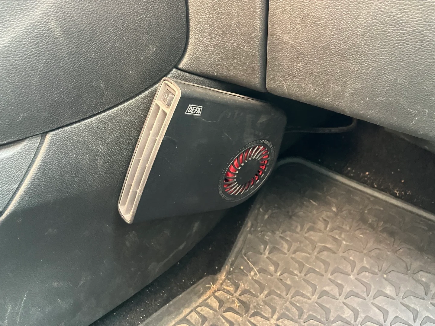 Car Image - 7CdH5BdvkrLUChwXTcVN2e