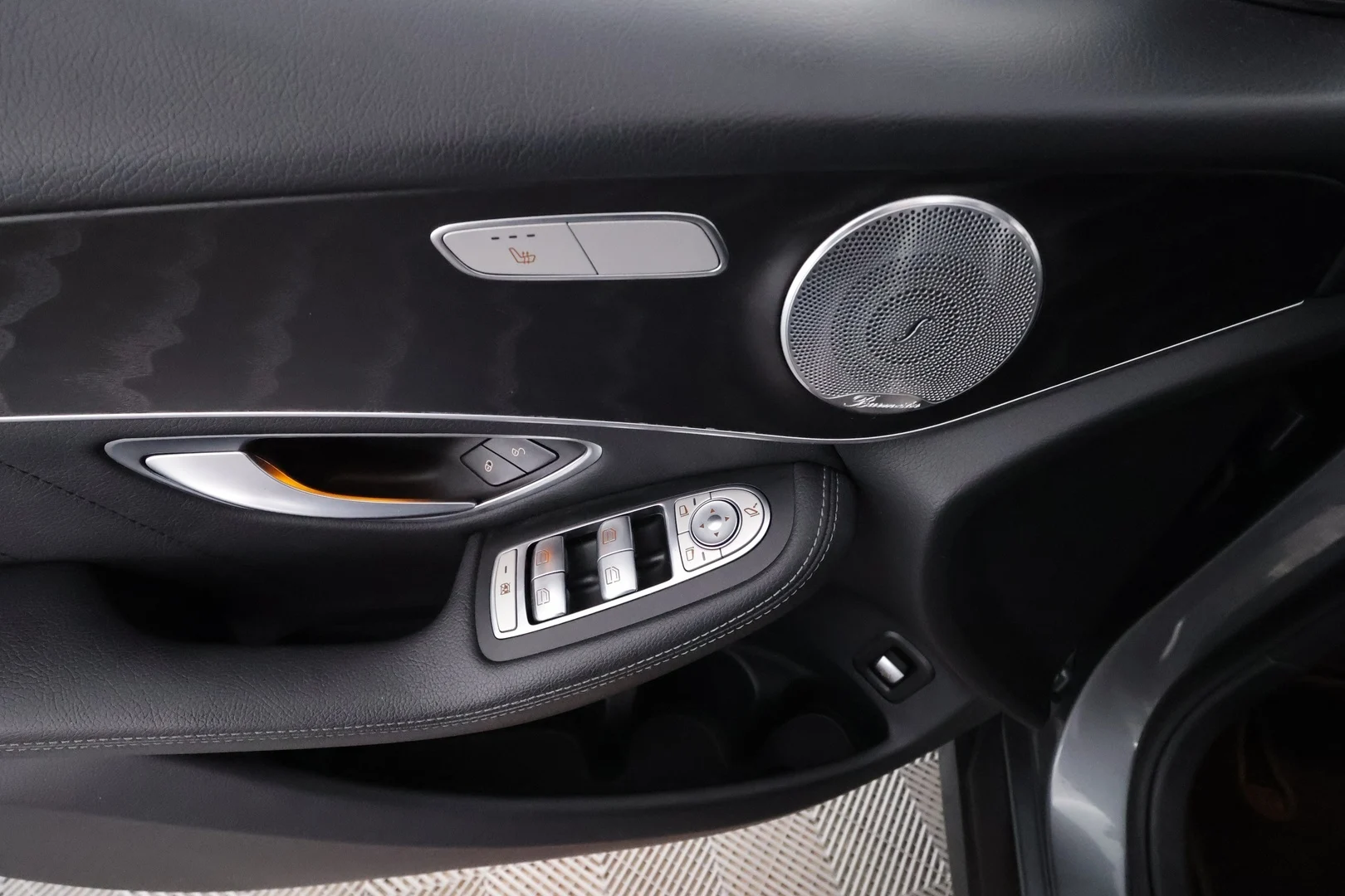 Car Image - Rnz8AImhZFKbPNFxjTtAV