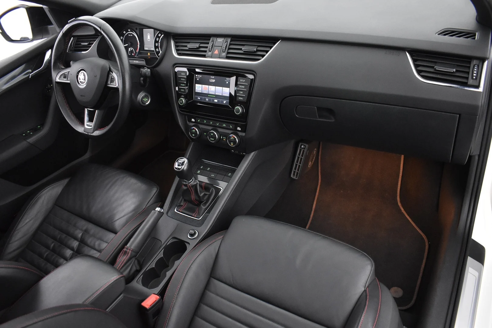 Car Image - 4qOYpgaHvDrwNu5xMOXfRt