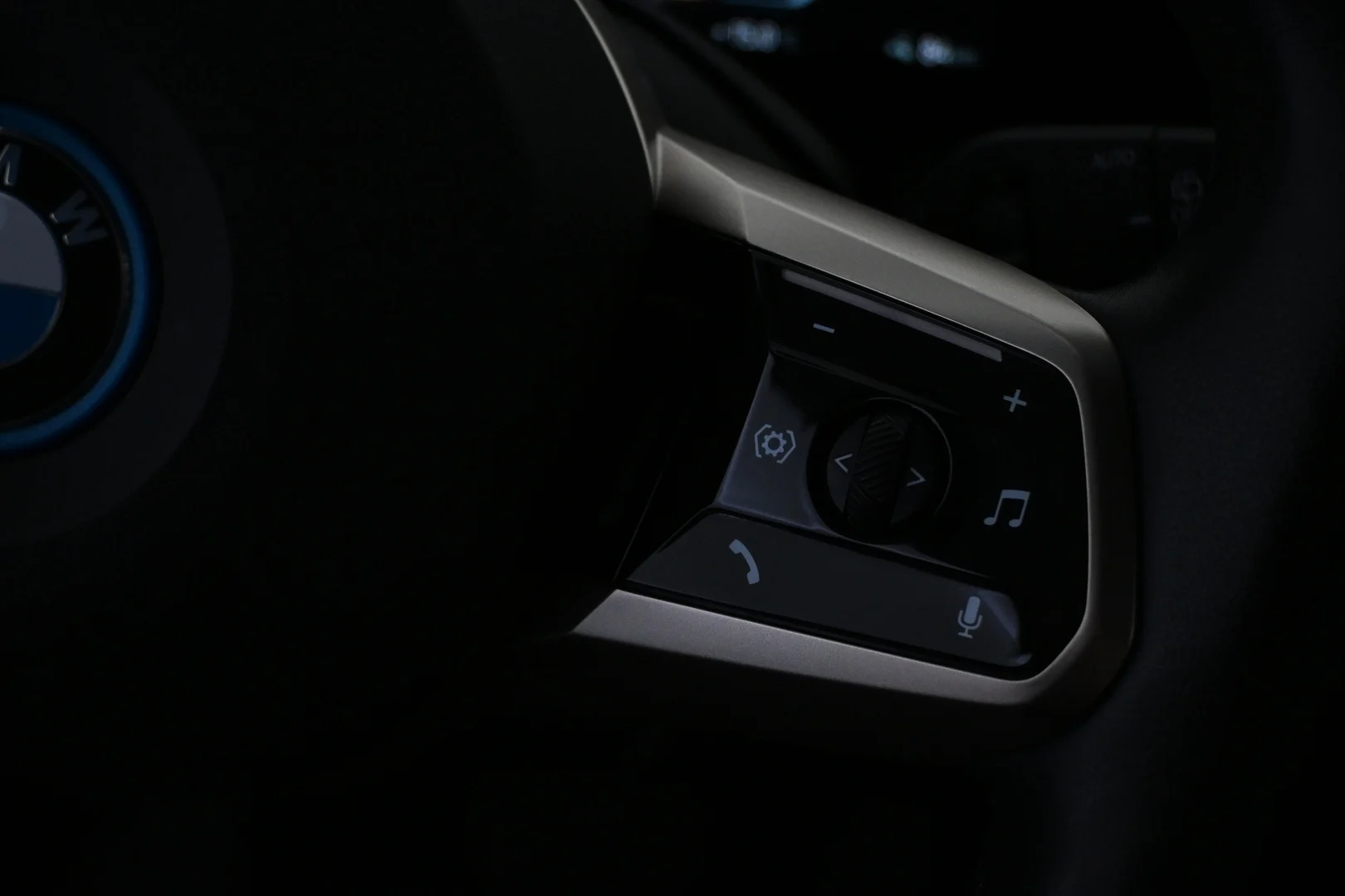 Car Image - 6KGvjyUJIPwCg8erPRx2hh