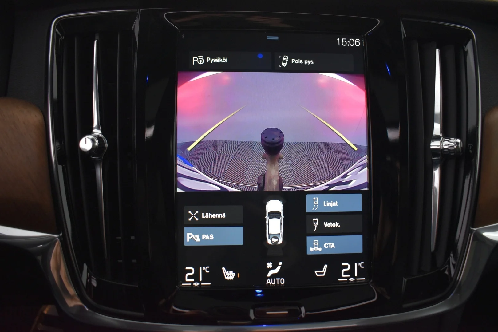 Car Image - LYCpB4ppCbdd3IlqIJheU