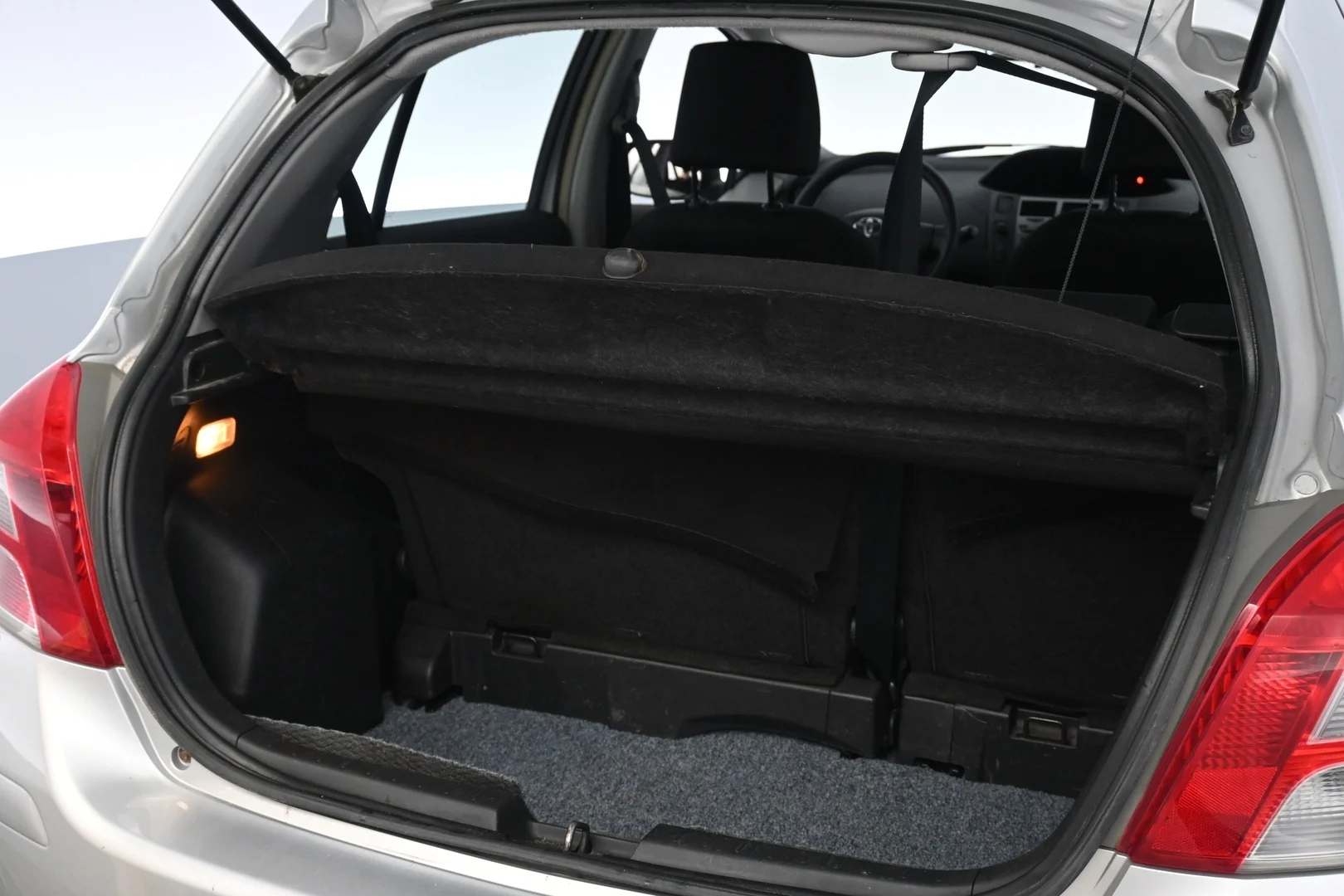 Car Image - 7k5fBgb0OWUK8khgUAIn2R