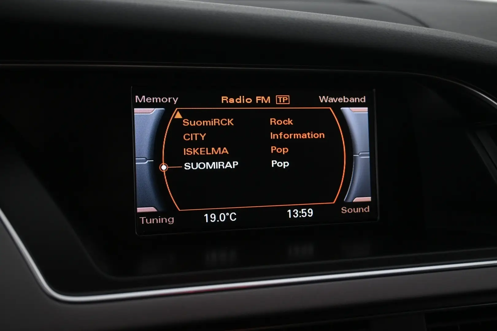 Car Image - 6wnUzD850k42O3SyLzFYYm