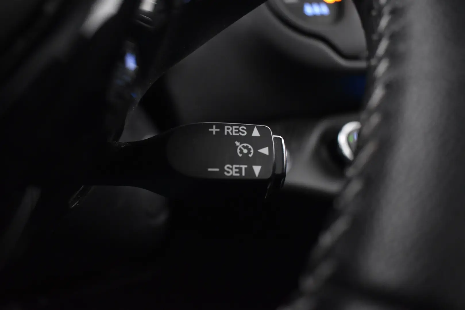 Car Image - 6AUnB3GlTlxyVLmGLVh8xx