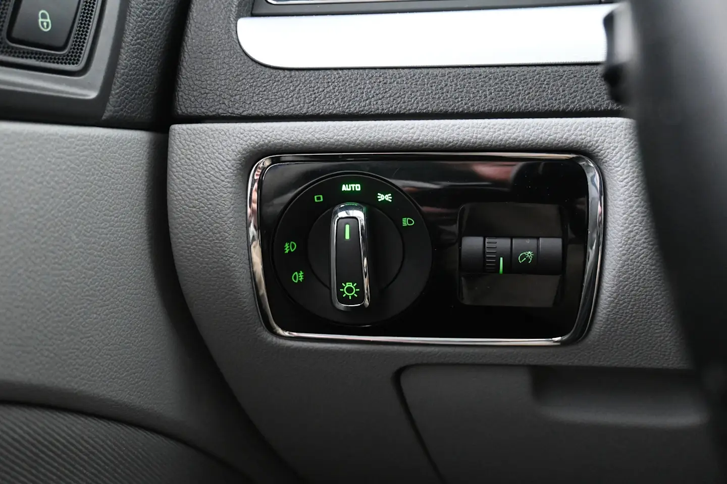 Car Image - 2UIM9TJ80thScPVWVtNHqn