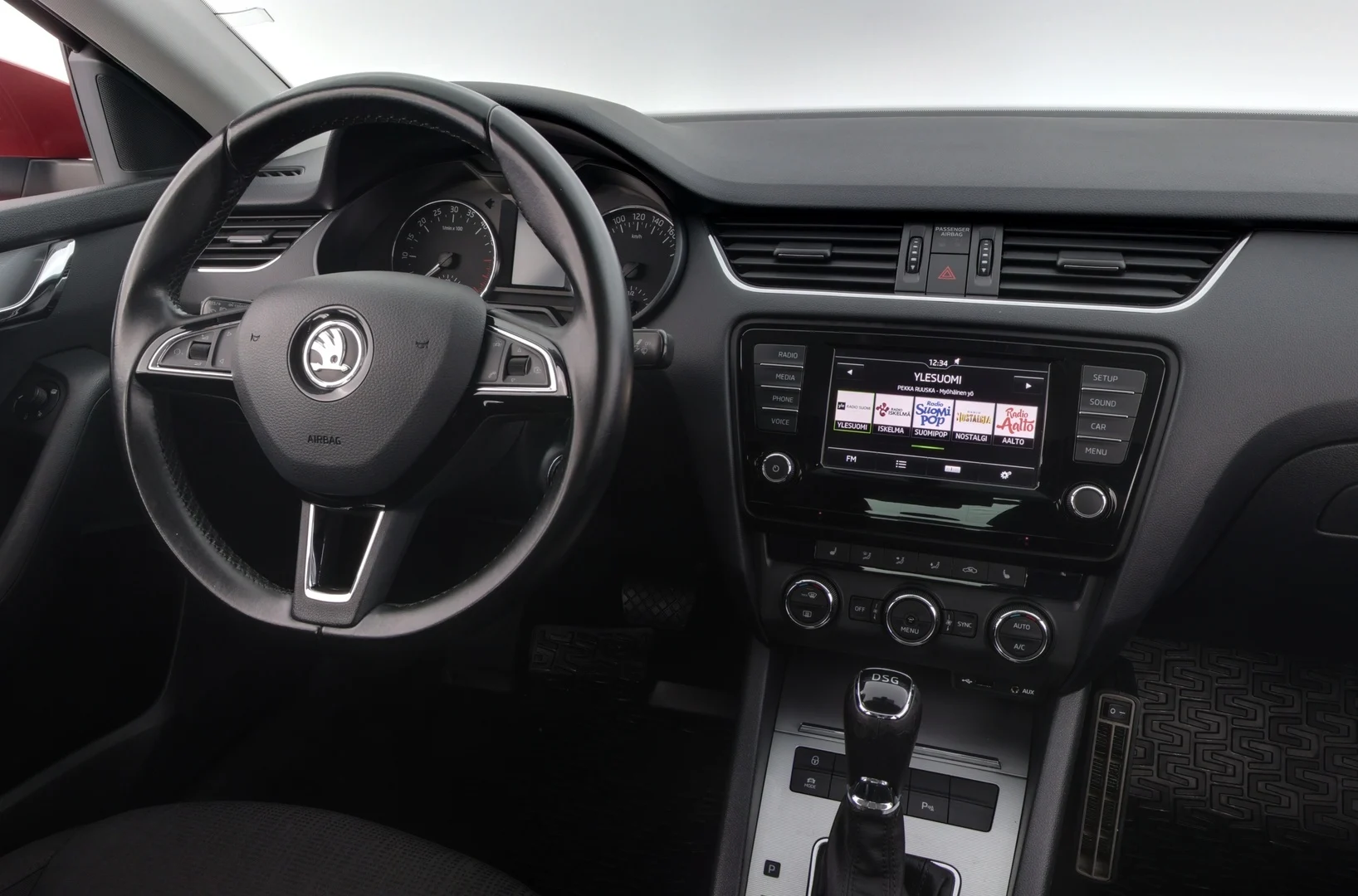 Car Image - f6SNOiyBoAk4qZKX2TGPc